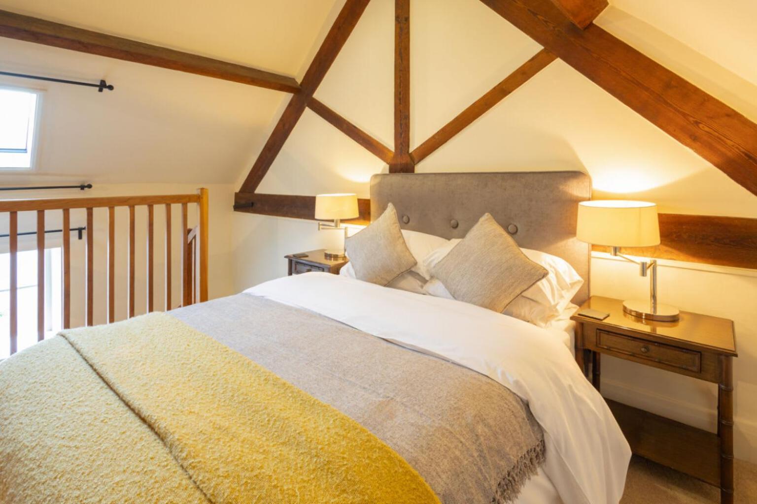 Host & Stay - The Raven Hotel มัช เวนล็อค ภายนอก รูปภาพ